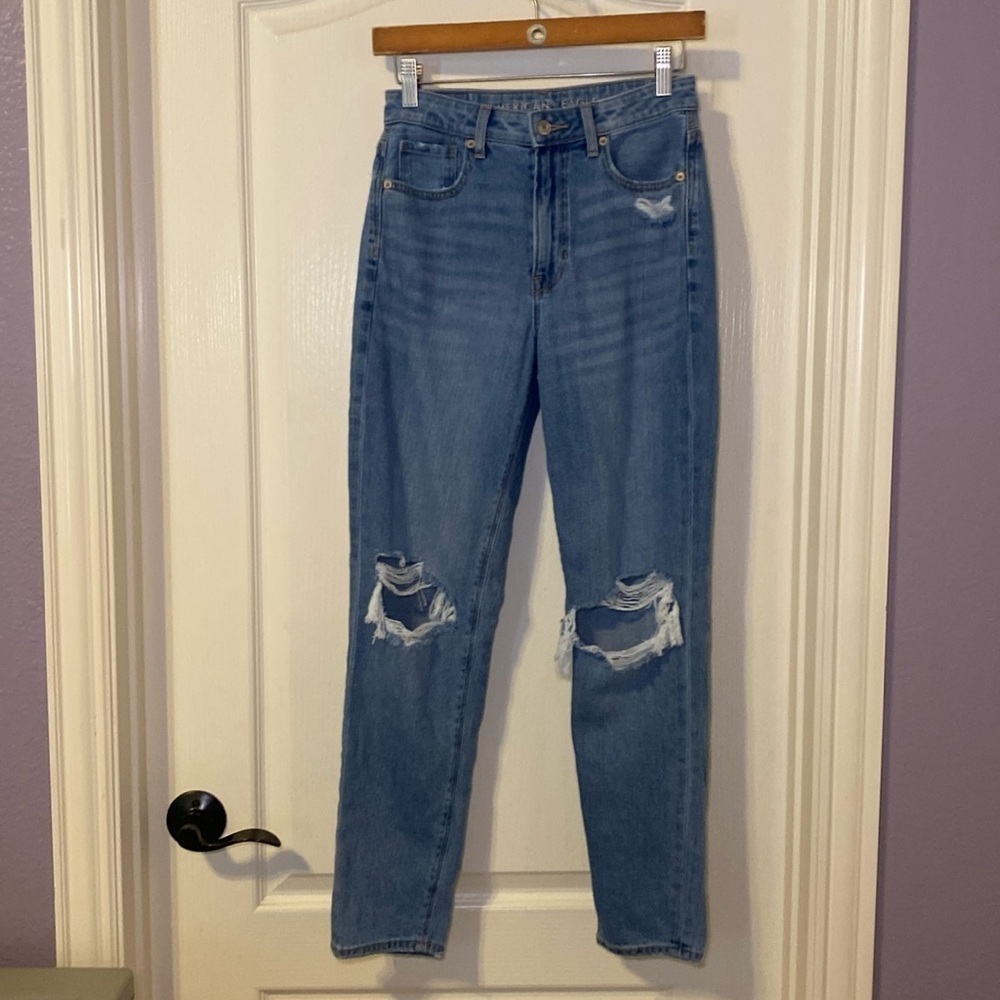 American Eagle Outfitters Women’s Ripped Mom Jeans Size 2 Regular EUC